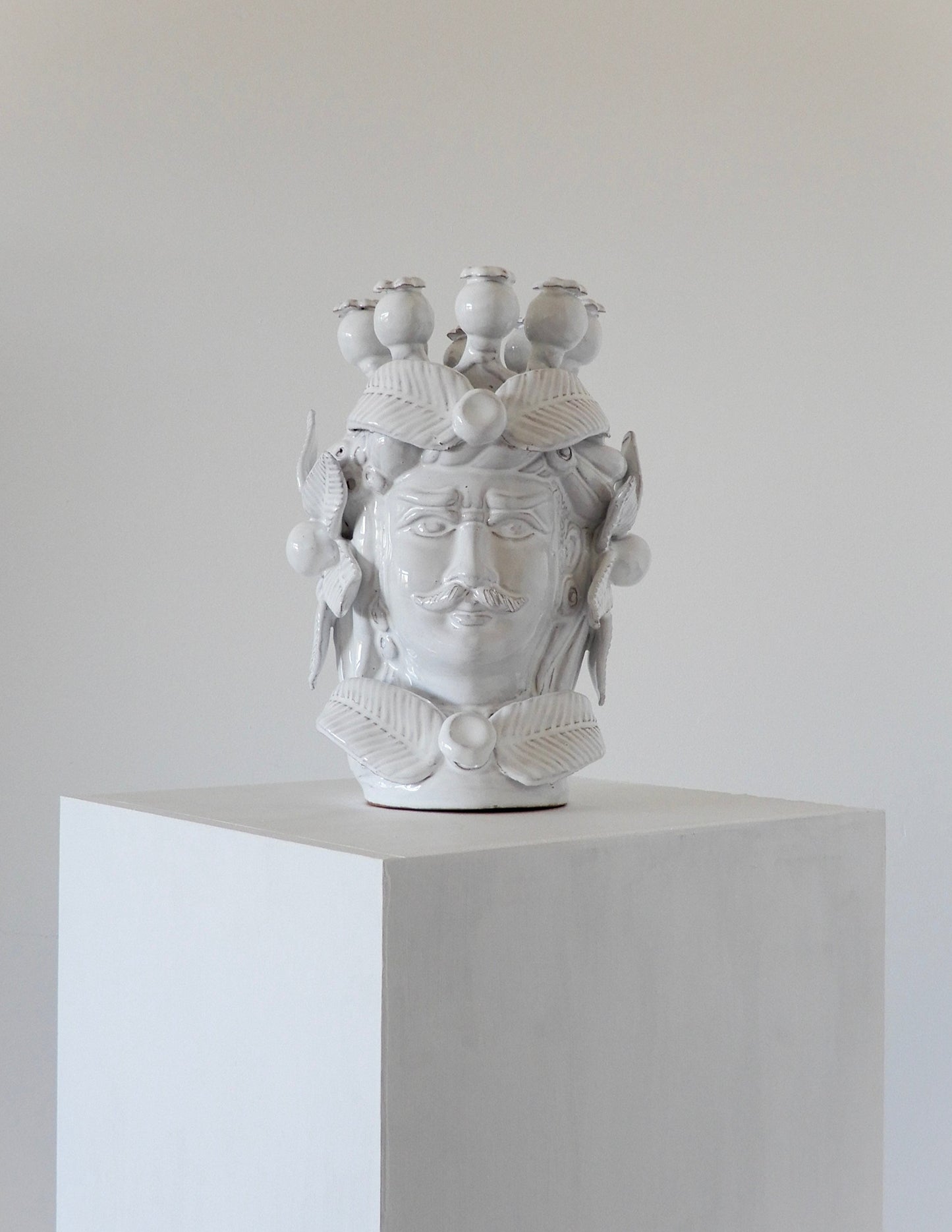 Testa Di Moro White (Large)